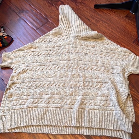 Beige Knit turtleneck Sweater size M - Picture 1 of 4